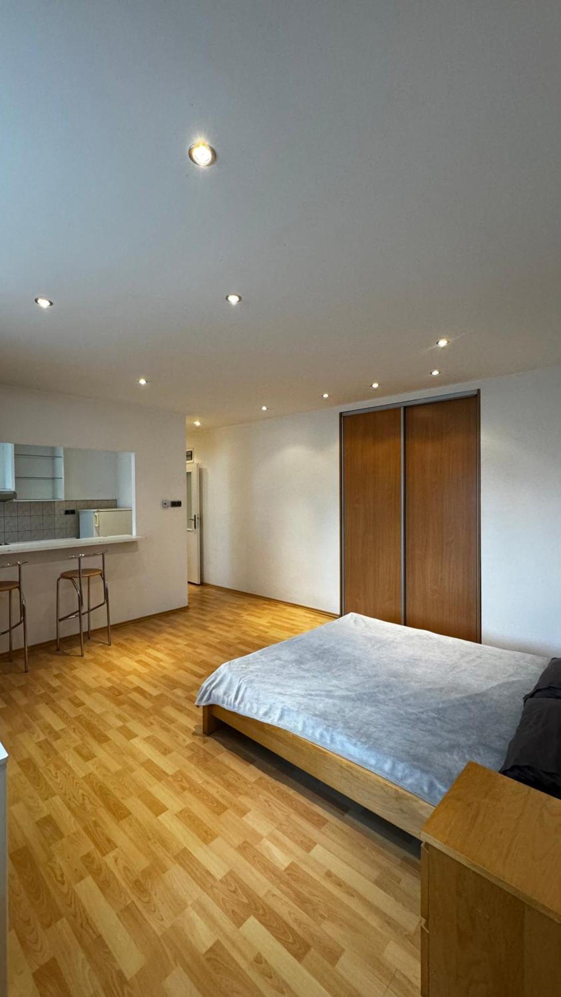 Prievozska 5 *